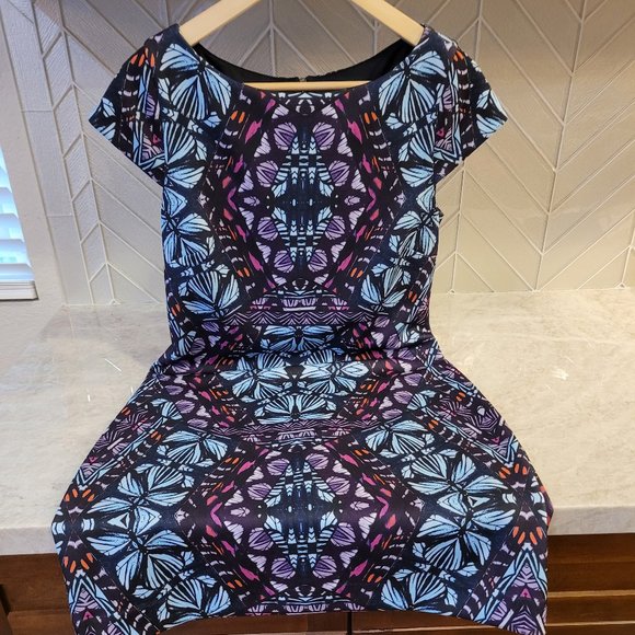Vince Camuto Multi Colored Dress Size 6 - Picture 1 of 5